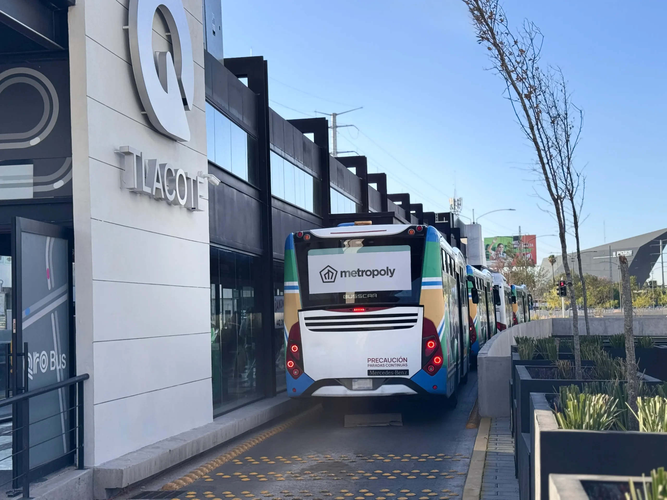 Qrobus Medallon